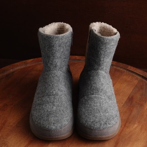 Chaco Boots Womens SZ 7.5 Gray Revel Tall Side Zip Cozy Comfort Felted Outdoor - Picture 3 of 16